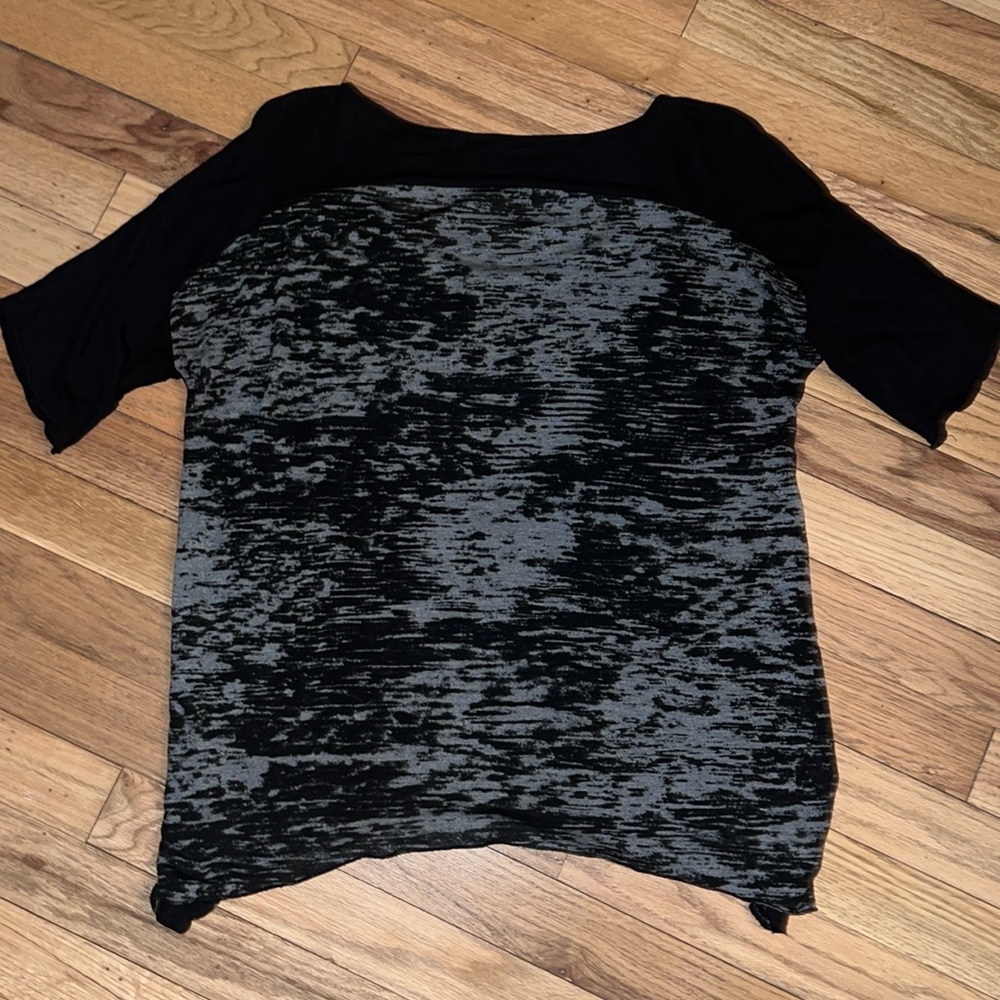 The Clas-sic Skull Tee Size Small - Picture 7 of 7